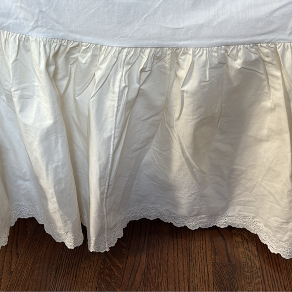 Vintage Ralph Lauren Brombley Cream Ruffled king bedskirt 14 inch drop